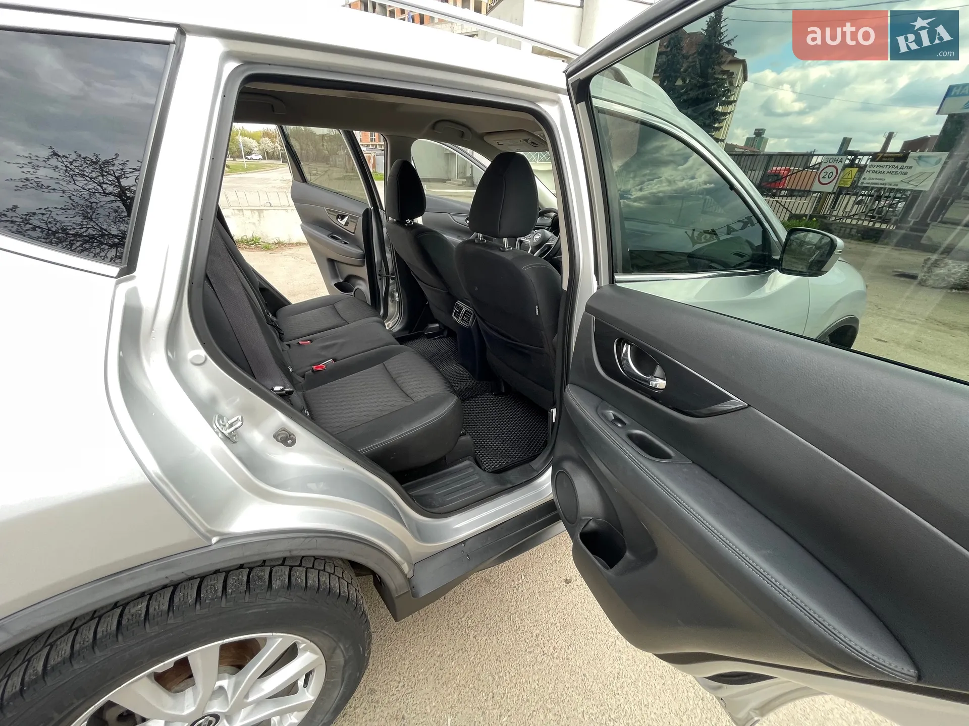 2019 Nissan Rogue - мініатюра 10