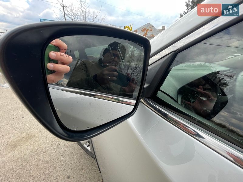 Внедорожник / Кроссовер Nissan Rogue 2019 в Львове