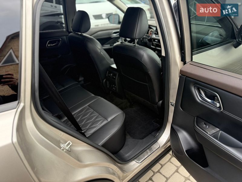 Внедорожник / Кроссовер Nissan Rogue 2021 в Киеве