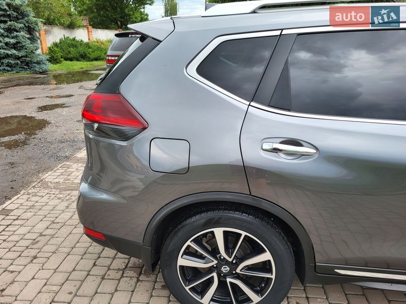 Внедорожник / Кроссовер Nissan Rogue 2018 в Ромнах