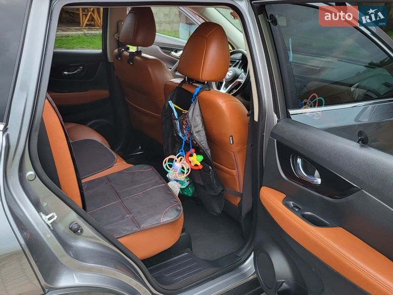 Внедорожник / Кроссовер Nissan Rogue 2018 в Ромнах