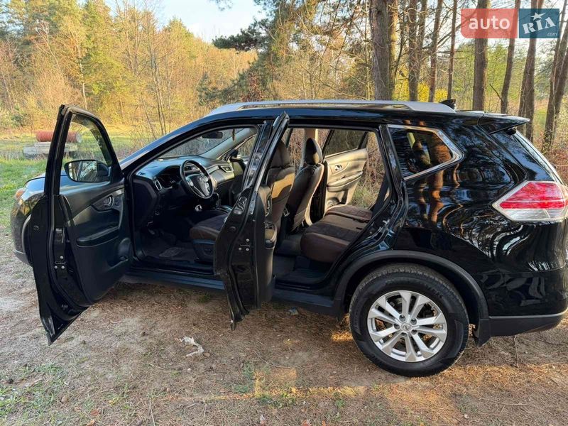 Позашляховик / Кросовер Nissan Rogue 2015 в Новояворівську