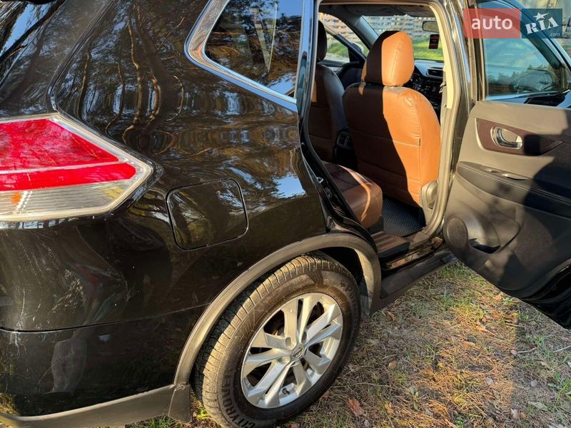 Позашляховик / Кросовер Nissan Rogue 2015 в Новояворівську