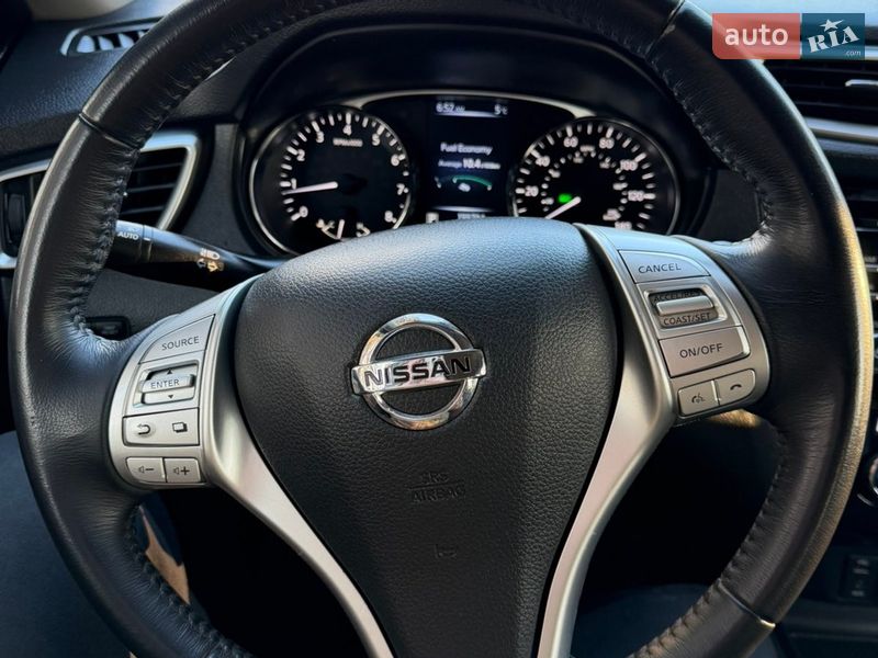 Позашляховик / Кросовер Nissan Rogue 2015 в Новояворівську