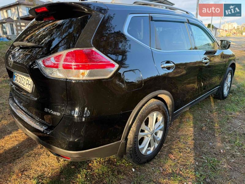 Позашляховик / Кросовер Nissan Rogue 2015 в Новояворівську