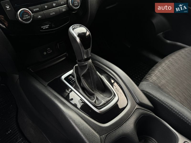 Позашляховик / Кросовер Nissan Rogue 2018 в Харкові