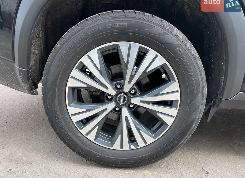 Внедорожник / Кроссовер Nissan Rogue 2023 в Сумах