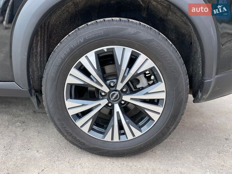 Внедорожник / Кроссовер Nissan Rogue 2023 в Сумах