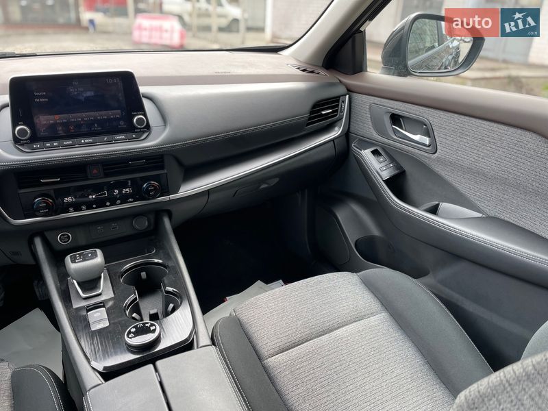 Внедорожник / Кроссовер Nissan Rogue 2023 в Сумах