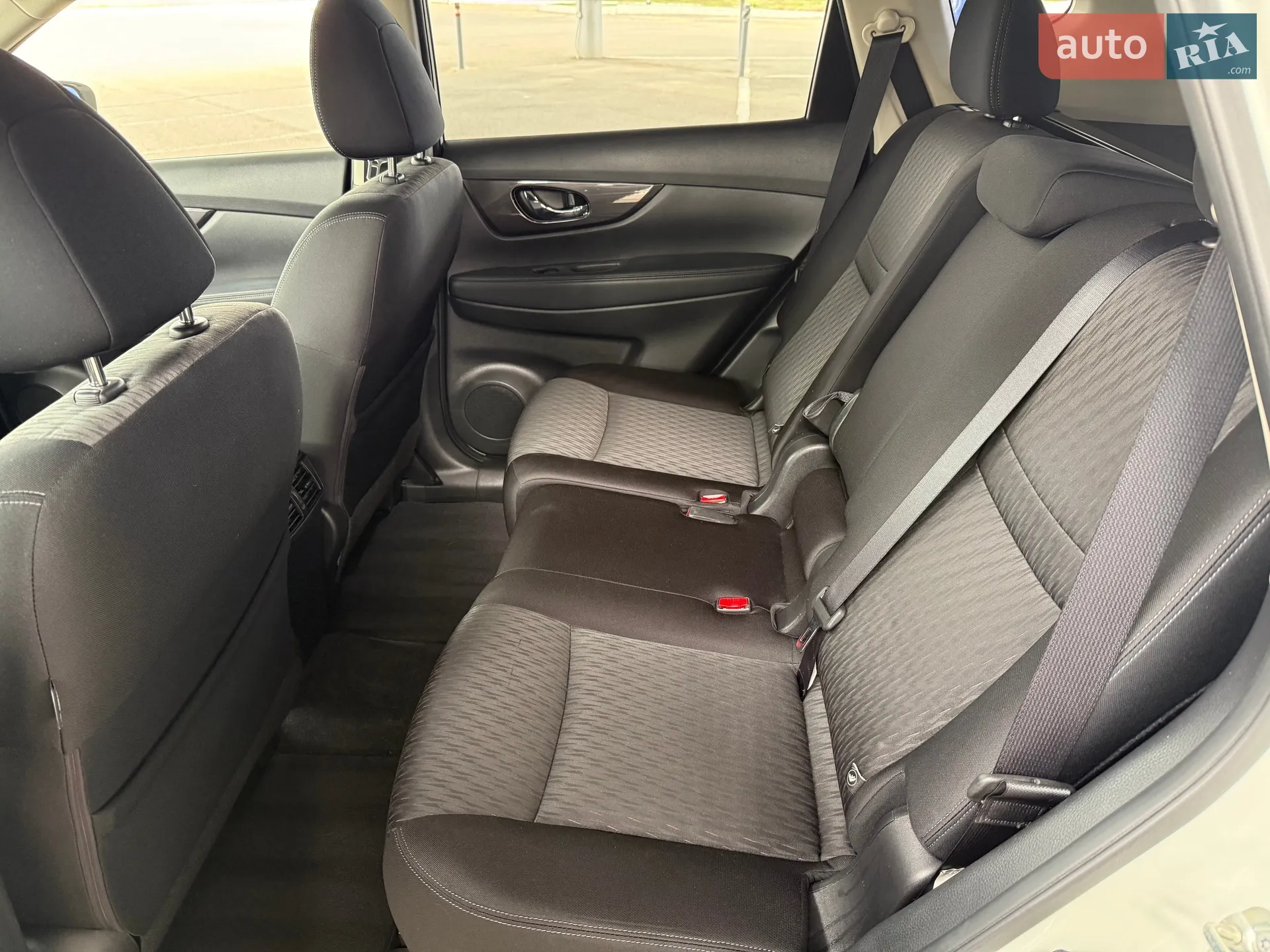 2018 Nissan Rogue - мініатюра 4