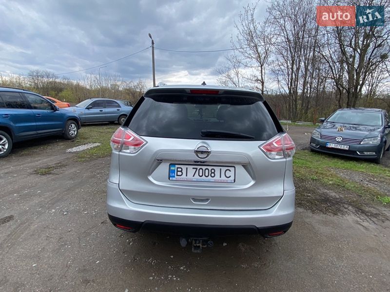 Внедорожник / Кроссовер Nissan Rogue 2015 в Полтаве
