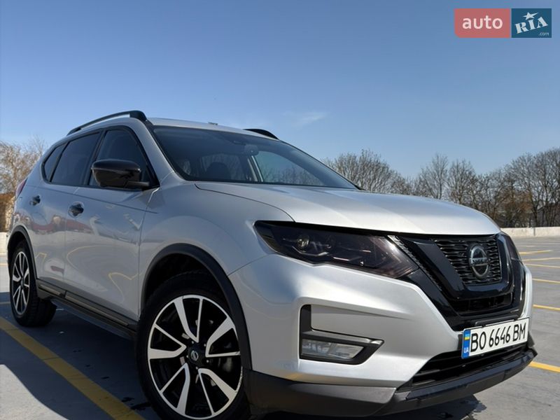 Позашляховик / Кросовер Nissan Rogue 2018 в Тернополі