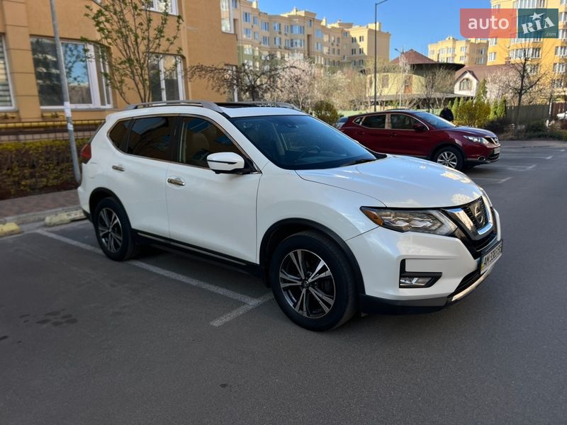 Позашляховик / Кросовер Nissan Rogue 2017 в Києві