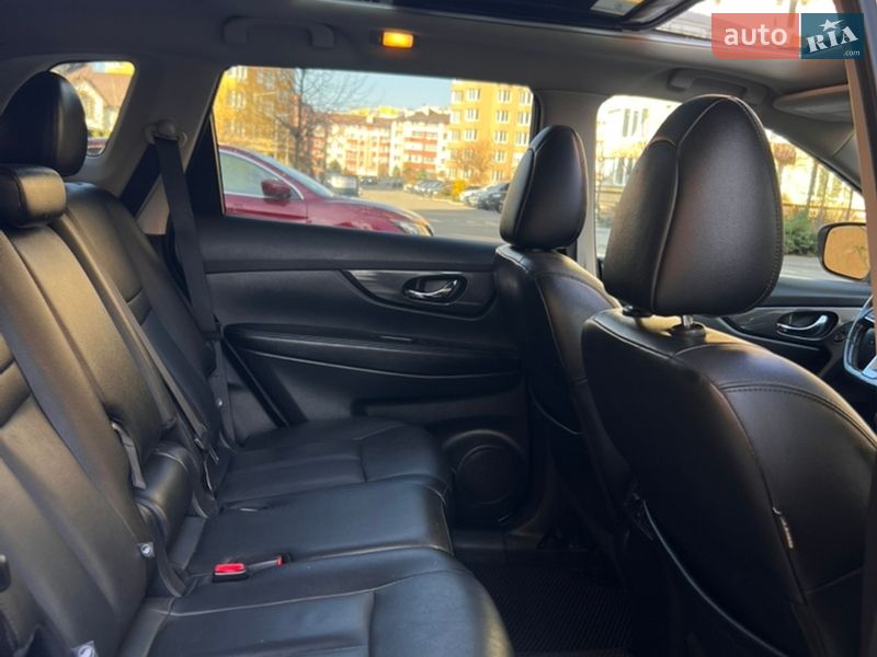 Позашляховик / Кросовер Nissan Rogue 2017 в Києві