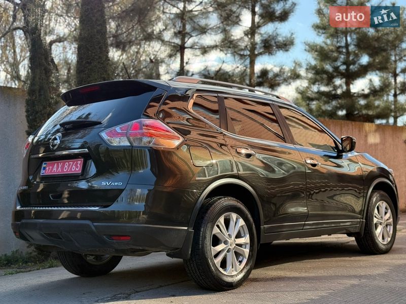 Позашляховик / Кросовер Nissan Rogue 2016 в Лубнах