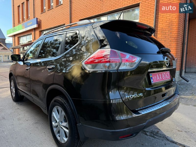 Позашляховик / Кросовер Nissan Rogue 2016 в Лубнах