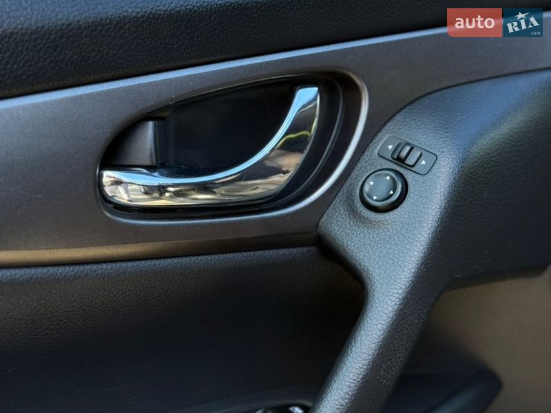 Позашляховик / Кросовер Nissan Rogue 2016 в Лубнах