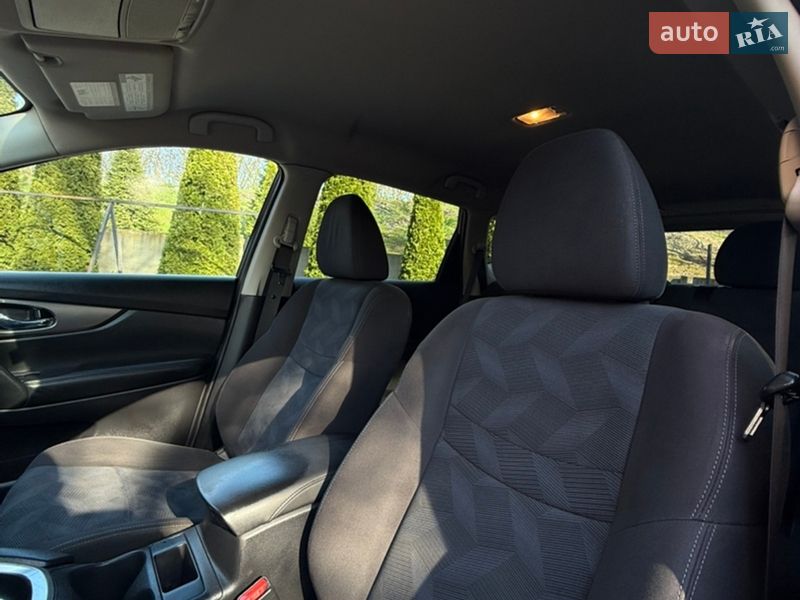 Позашляховик / Кросовер Nissan Rogue 2016 в Лубнах