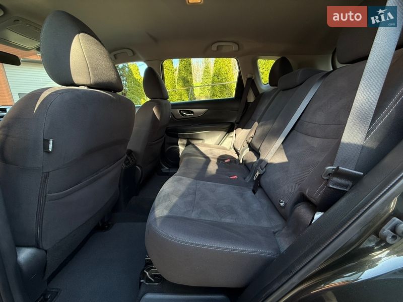 Позашляховик / Кросовер Nissan Rogue 2016 в Лубнах