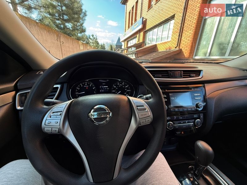 Позашляховик / Кросовер Nissan Rogue 2016 в Лубнах