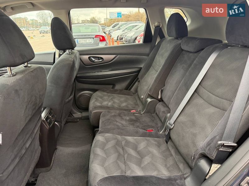 Позашляховик / Кросовер Nissan Rogue 2016 в Житомирі