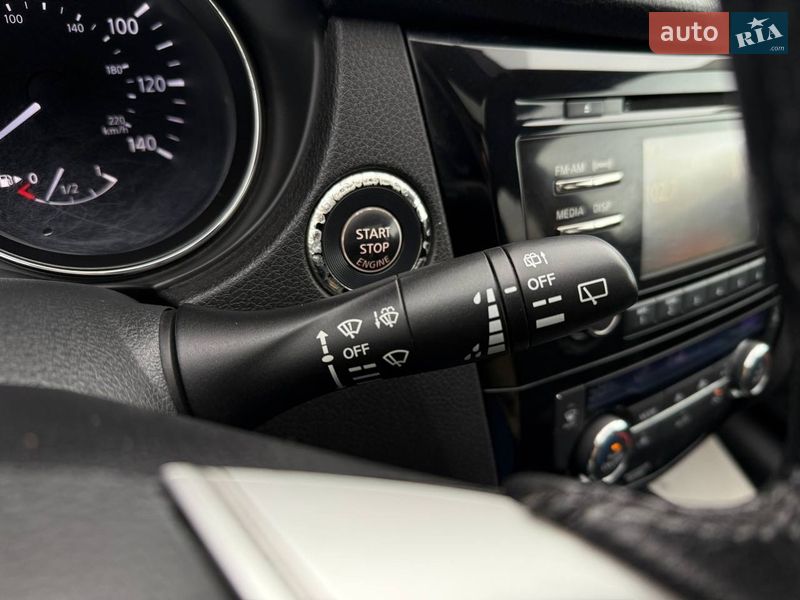 Позашляховик / Кросовер Nissan Rogue 2016 в Житомирі