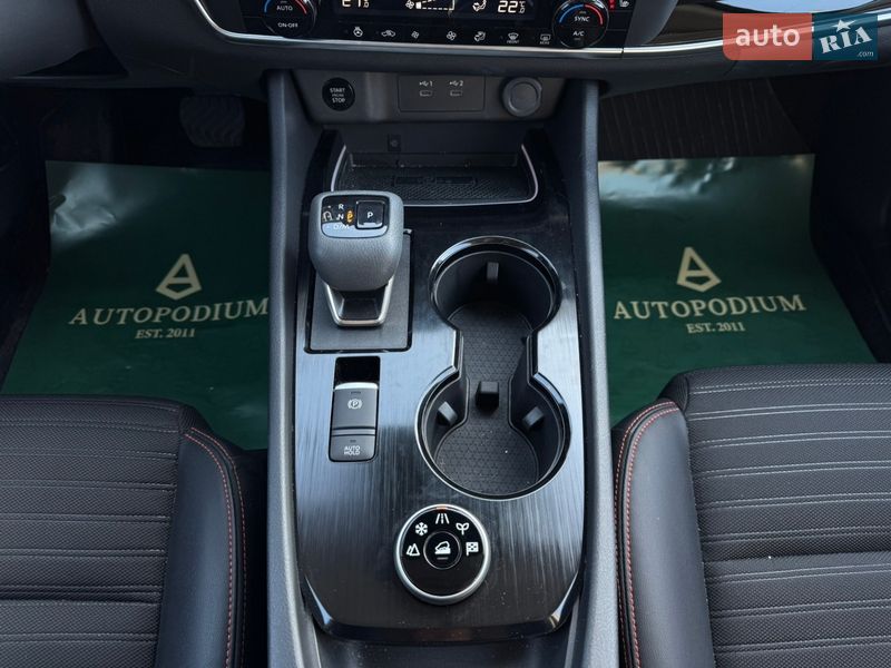 Внедорожник / Кроссовер Nissan Rogue 2024 в Киеве