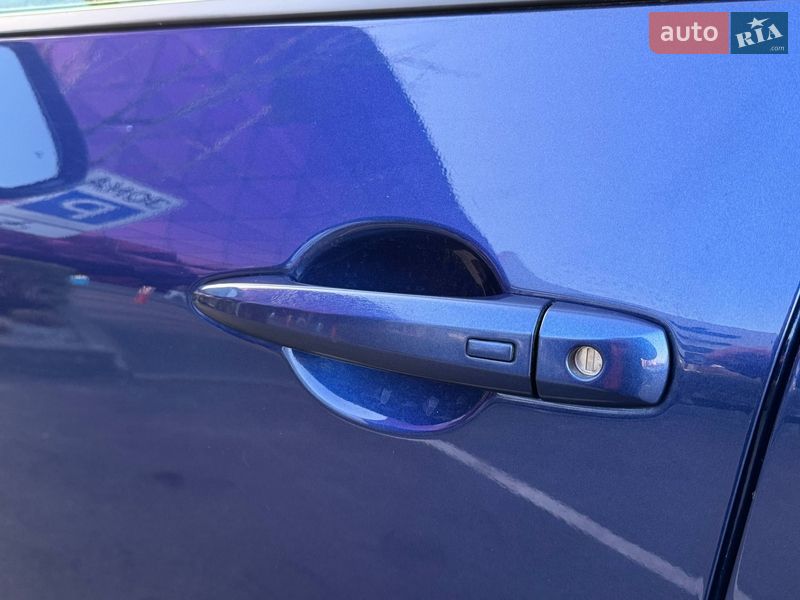 Внедорожник / Кроссовер Nissan Rogue 2023 в Киеве