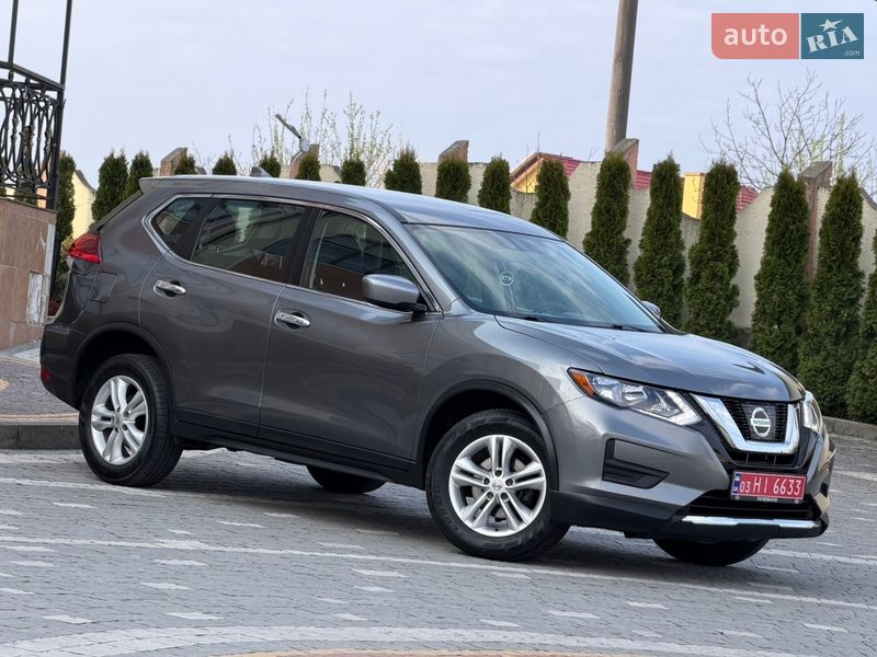 Внедорожник / Кроссовер Nissan Rogue 2017 в Дрогобыче
