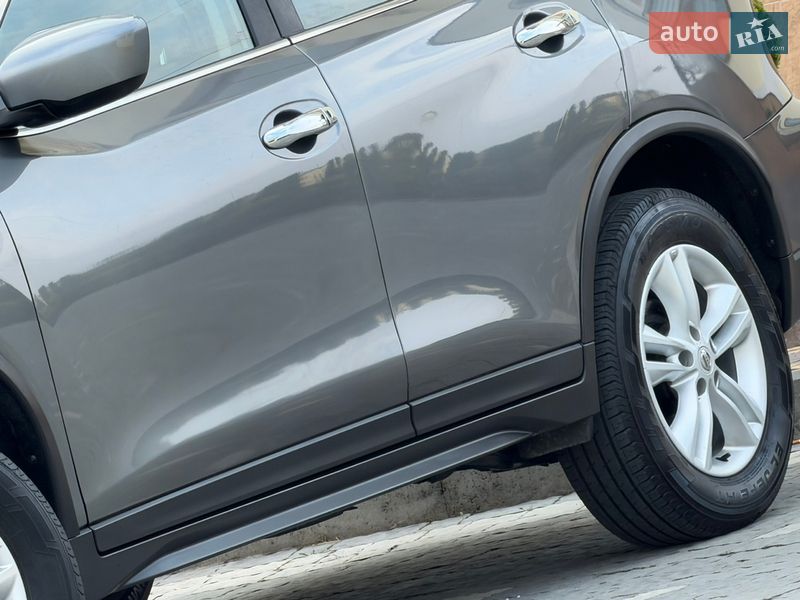 Внедорожник / Кроссовер Nissan Rogue 2017 в Дрогобыче