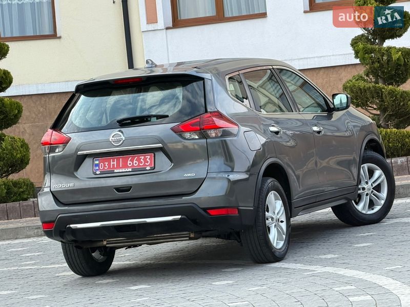 Внедорожник / Кроссовер Nissan Rogue 2017 в Дрогобыче