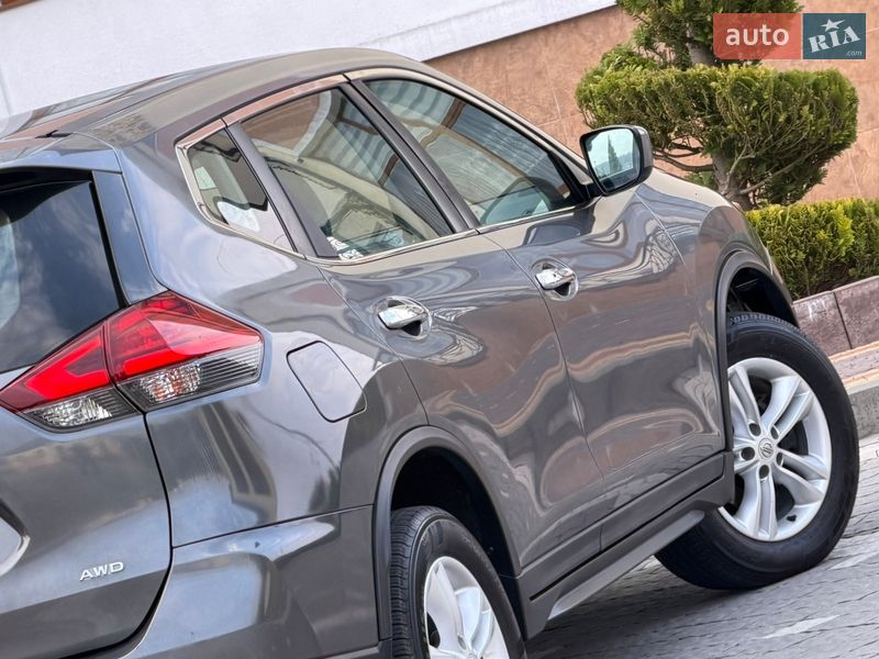 Внедорожник / Кроссовер Nissan Rogue 2017 в Дрогобыче