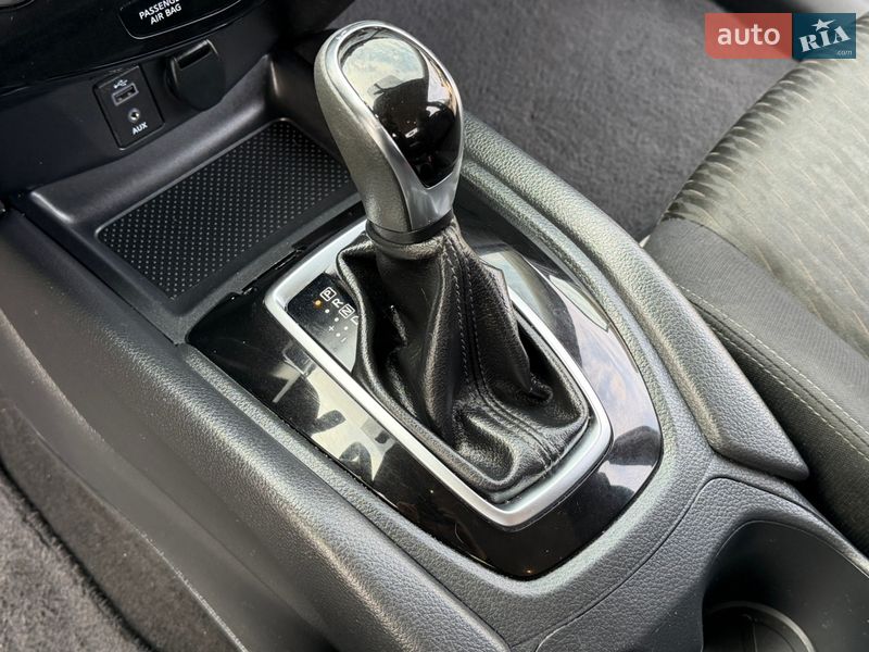 Внедорожник / Кроссовер Nissan Rogue 2017 в Дрогобыче