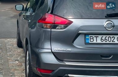 Внедорожник / Кроссовер Nissan Rogue 2017 в Запорожье