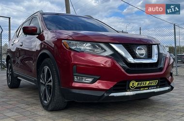 Внедорожник / Кроссовер Nissan Rogue 2017 в Стрые