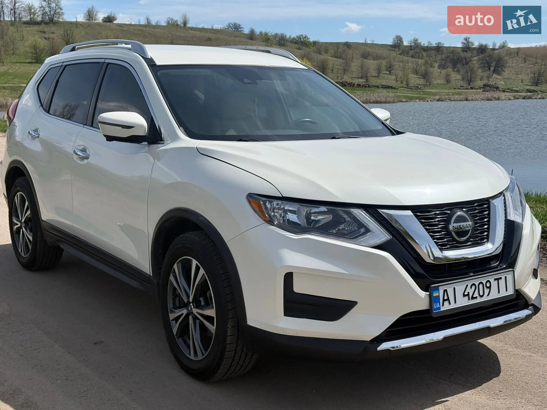 2019 Nissan Rogue - фото 1