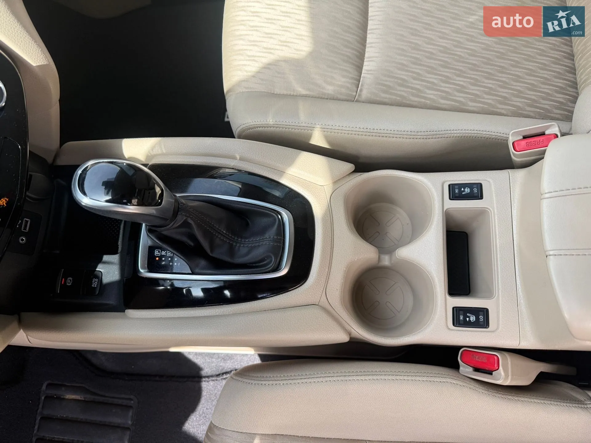 2019 Nissan Rogue - мініатюра 17