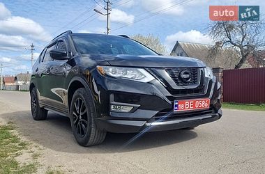 Внедорожник / Кроссовер Nissan Rogue 2017 в Ровно
