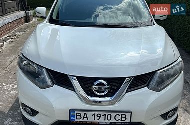 Внедорожник / Кроссовер Nissan Rogue 2015 в Львове