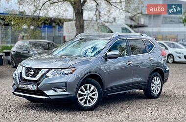 Внедорожник / Кроссовер Nissan Rogue 2016 в Киеве