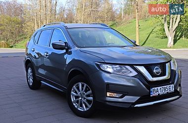 Внедорожник / Кроссовер Nissan Rogue 2017 в Кременчуге