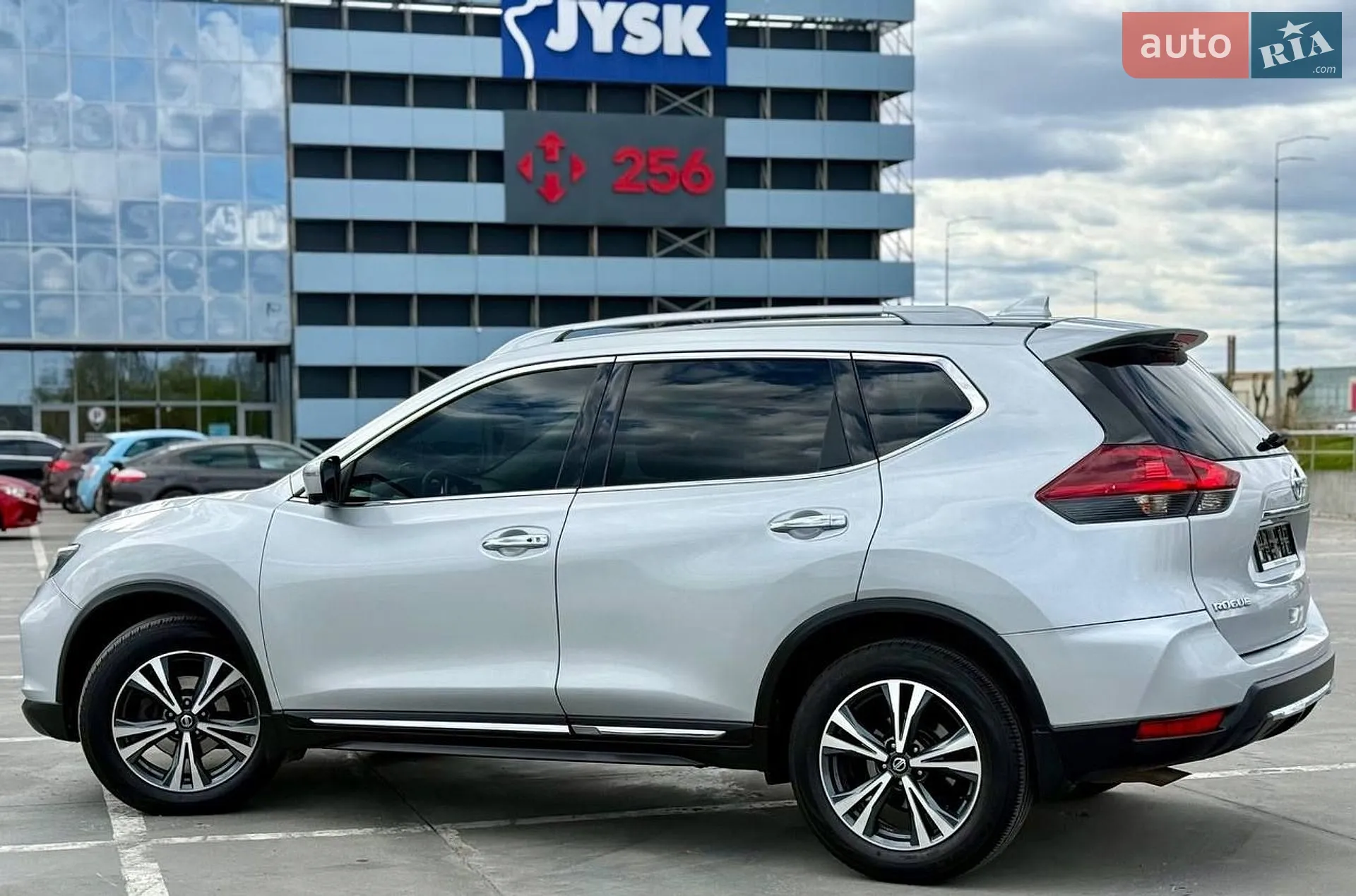 2017 Nissan Rogue - мініатюра 9