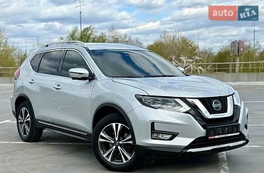 Внедорожник / Кроссовер Nissan Rogue 2017 в Киеве