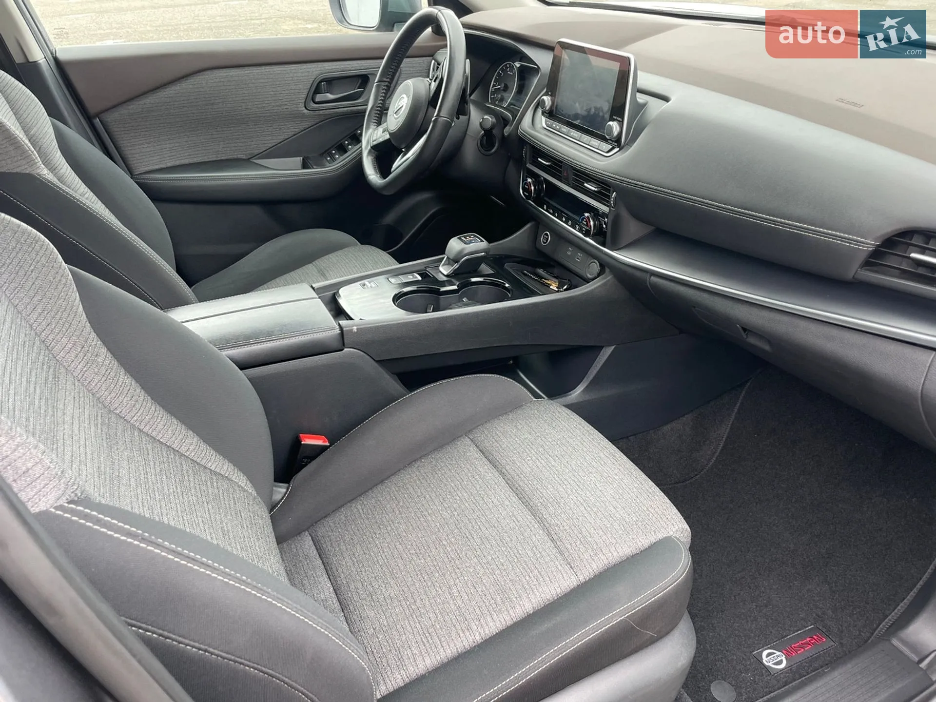 2021 Nissan Rogue - мініатюра 17
