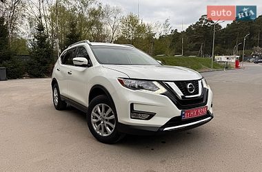 Позашляховик / Кросовер Nissan Rogue 2017 в Львові