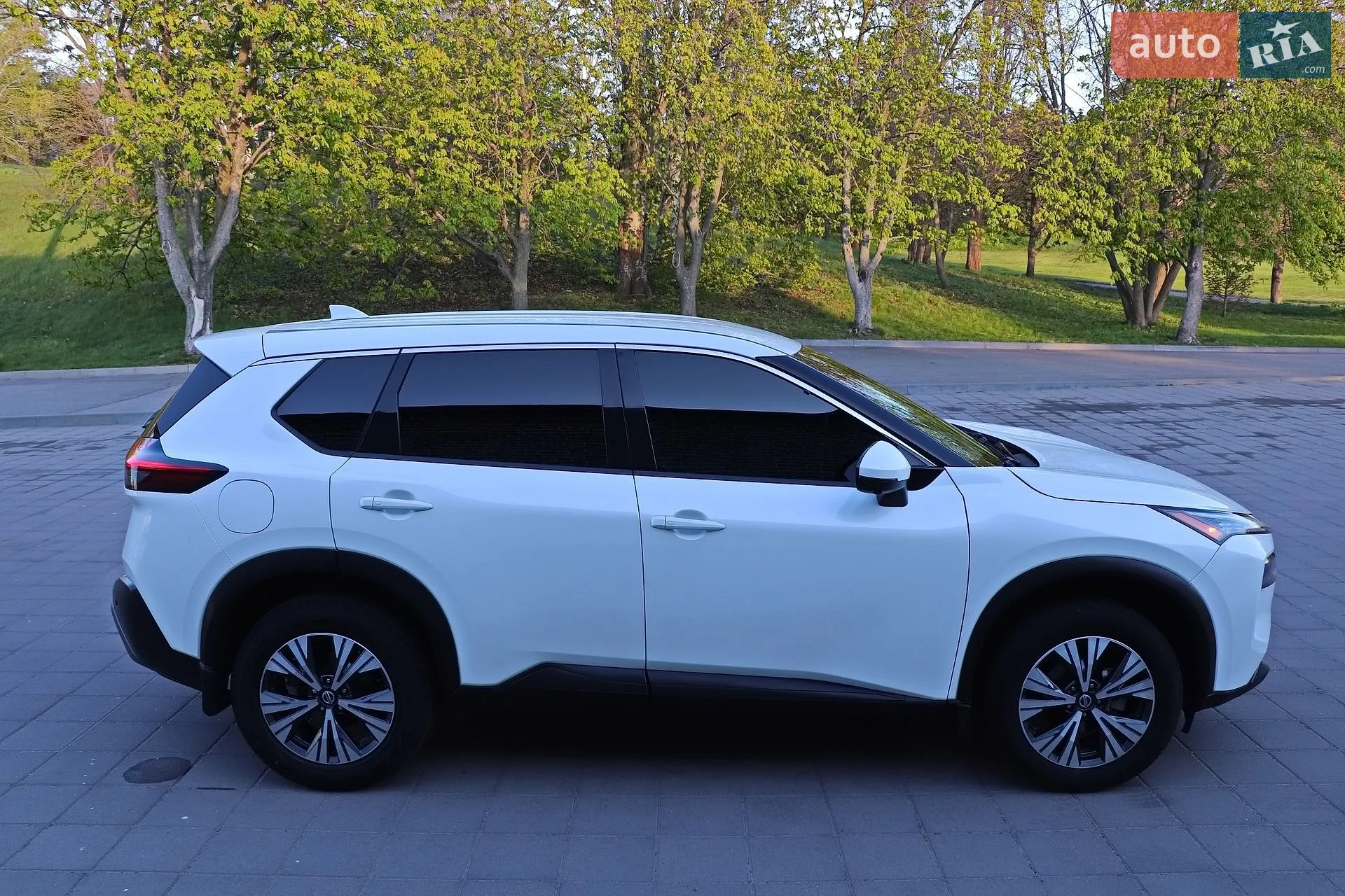 2021 Nissan Rogue - мініатюра 9