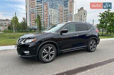 Позашляховик / Кросовер Nissan Rogue 2017 в Києві