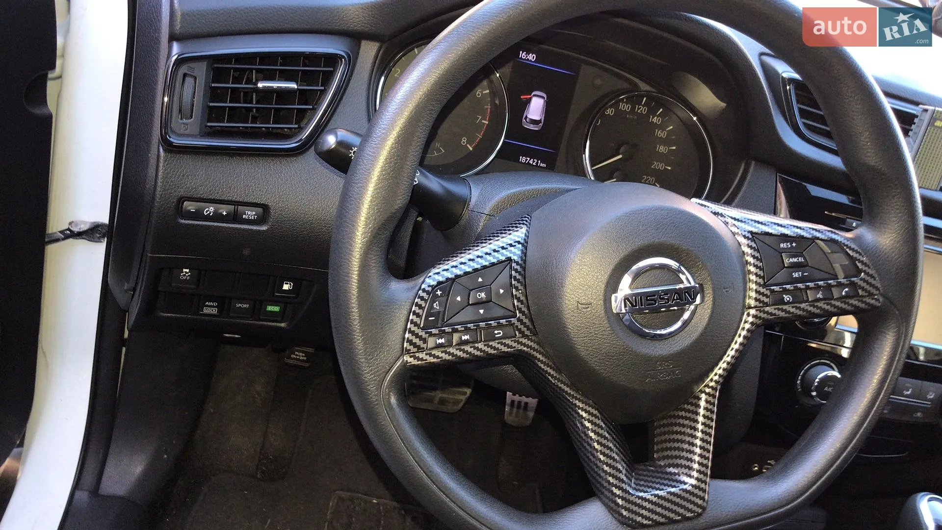 2017 Nissan Rogue - мініатюра 2