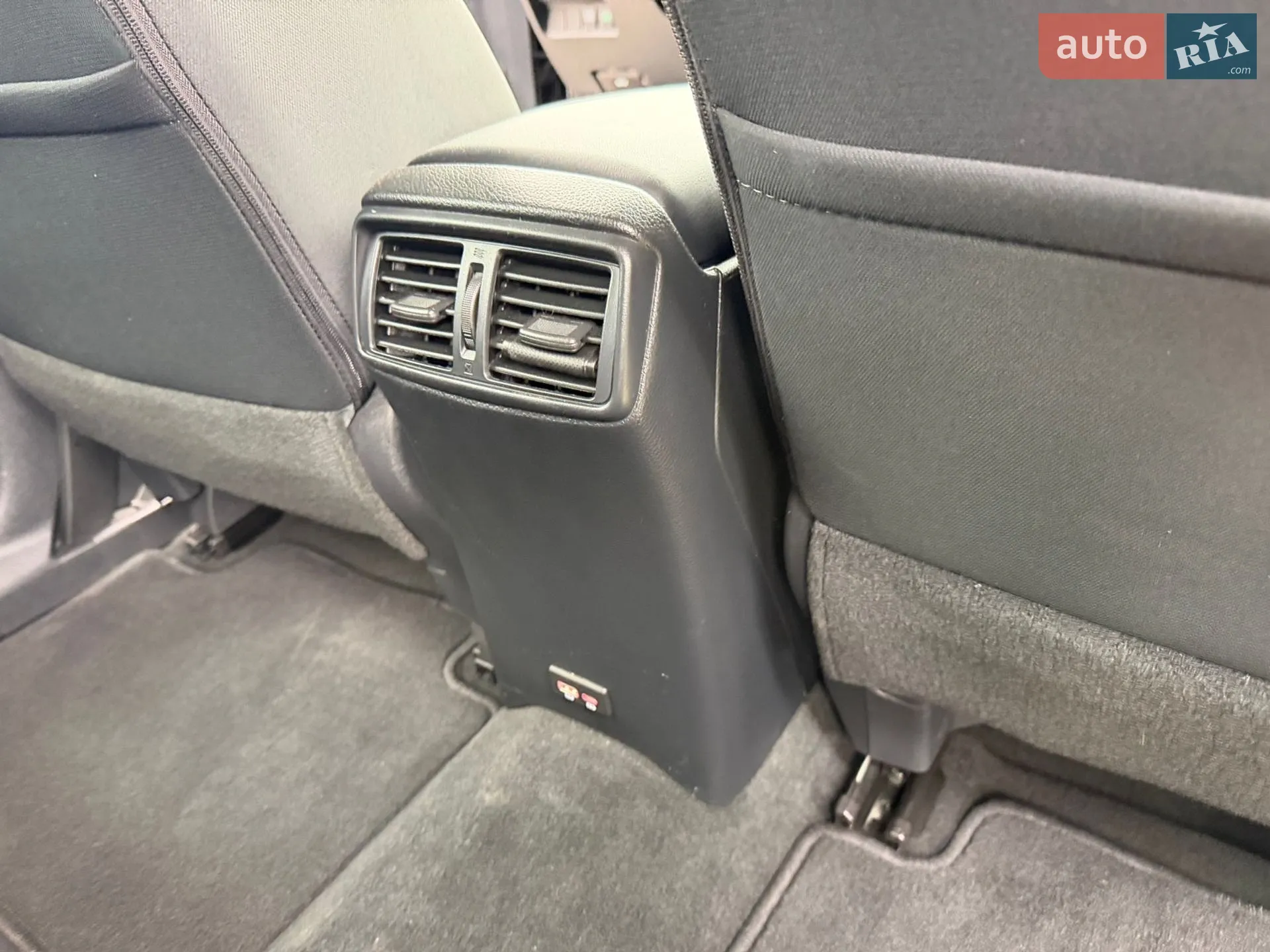 2019 Nissan Rogue - мініатюра 18
