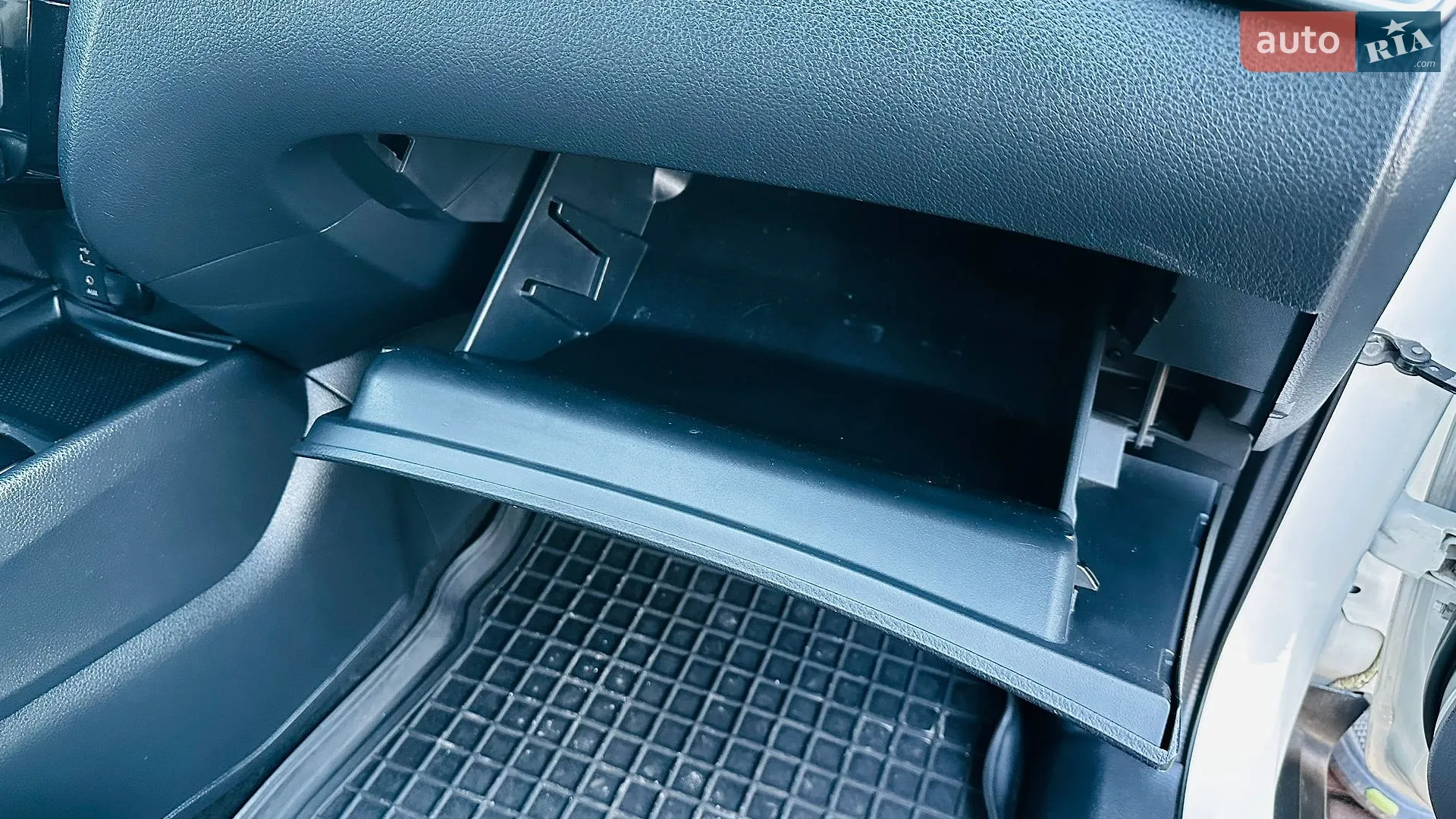2016 Nissan Rogue - мініатюра 14